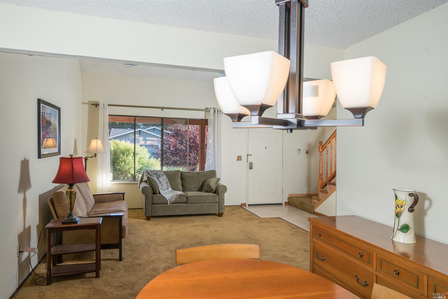 327 Dale Ct