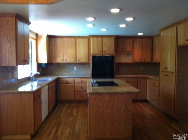1548 Centennial Cir