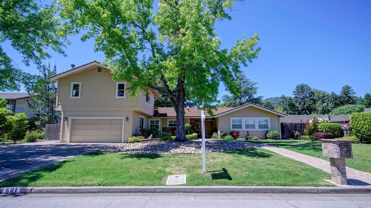 894 Appian Way