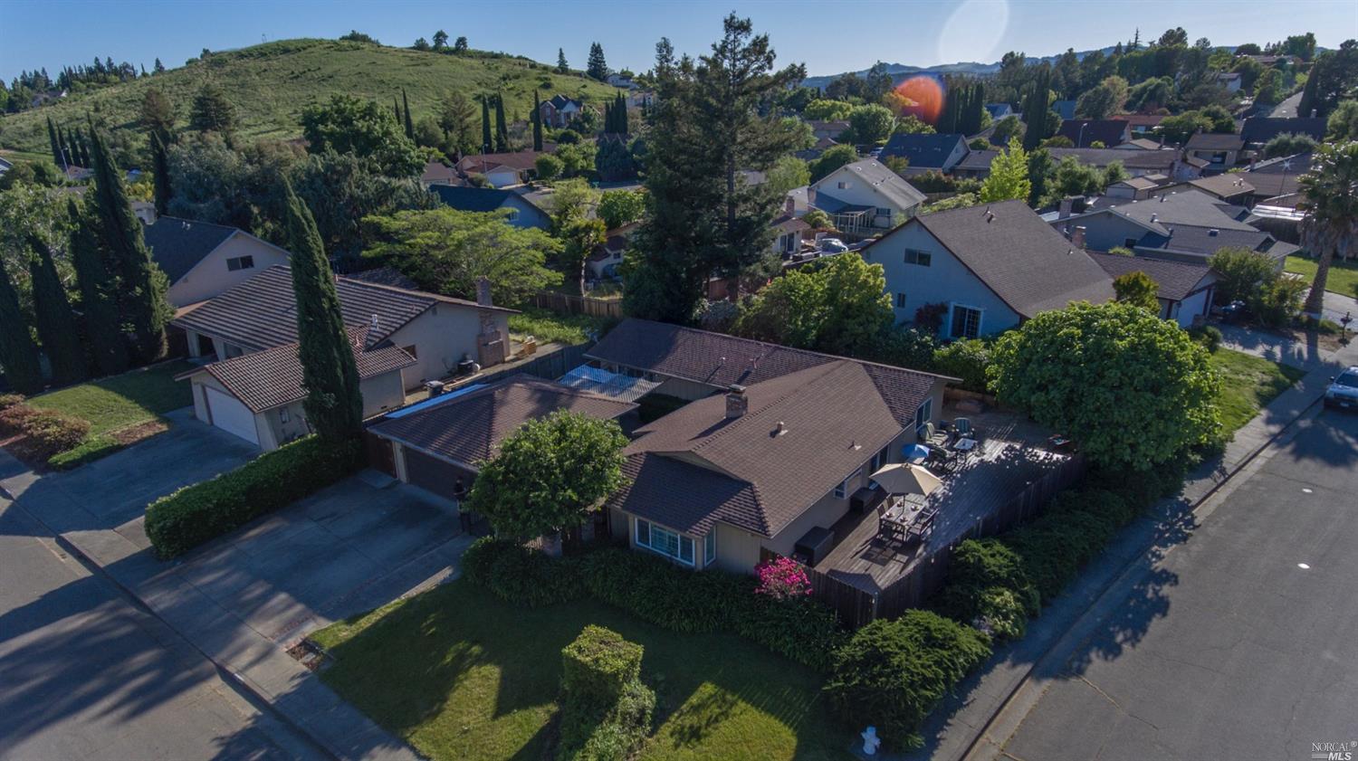 2312 China Ln