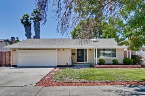 2495 Night Shade Ln