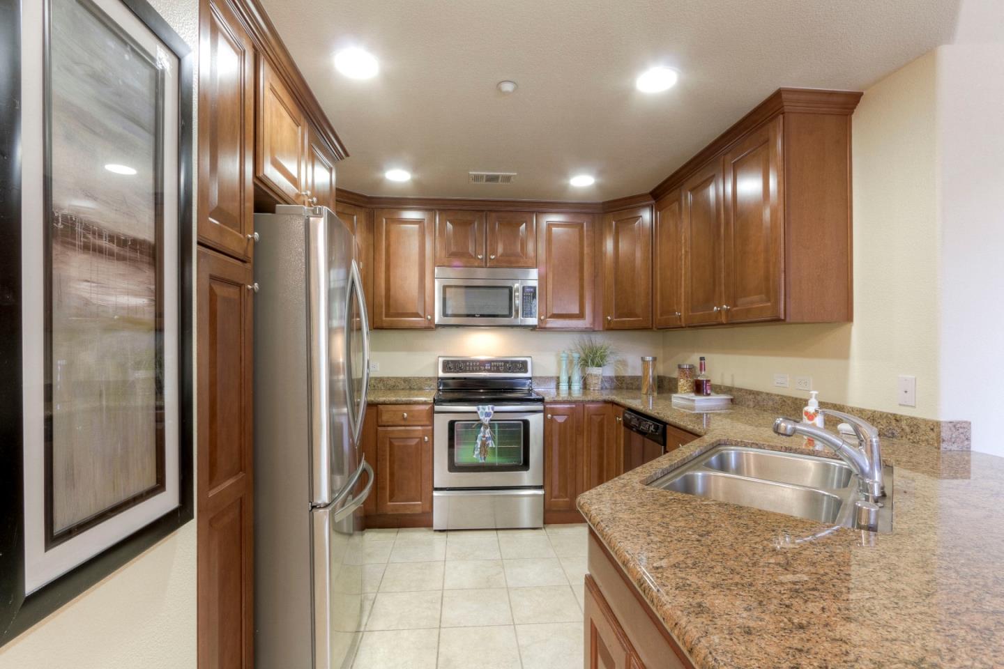 49002 Cinnamon Fern Common #APT 210, Fremont CA 94539