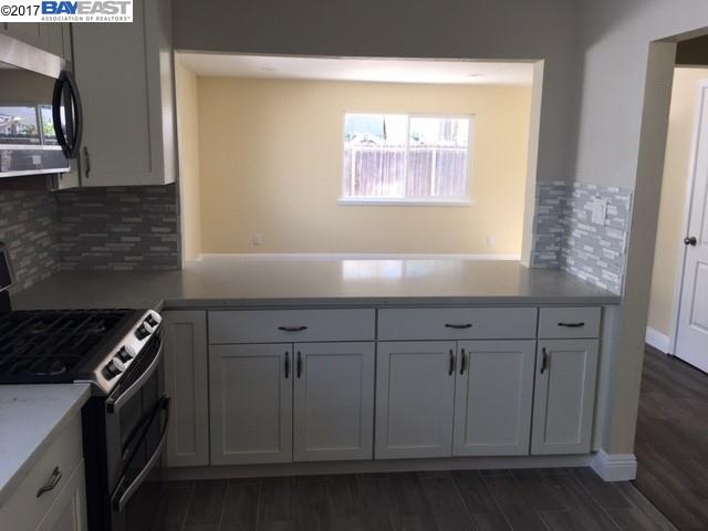 1116 Holmes Way
