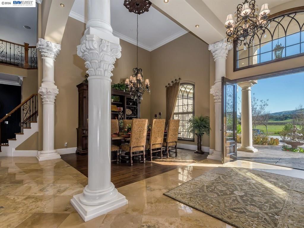225 E Vallecitos Rd