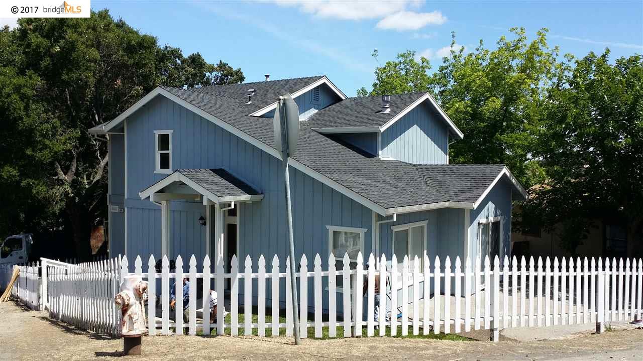 1061 Vine Ave