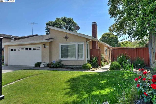 32716 Bucks Lake Ln