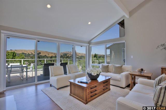4 Lamp Ct