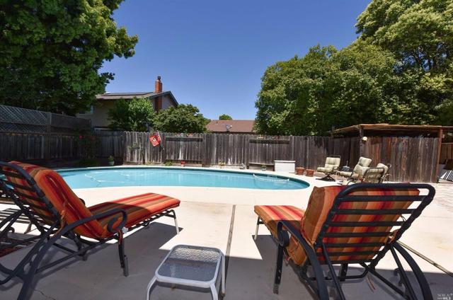 3049 Baywood Ln