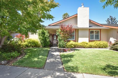3323 Cambridge Ct