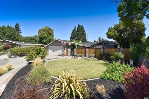 3323 Cambridge Ct