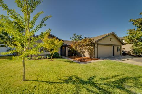3323 Cambridge Ct