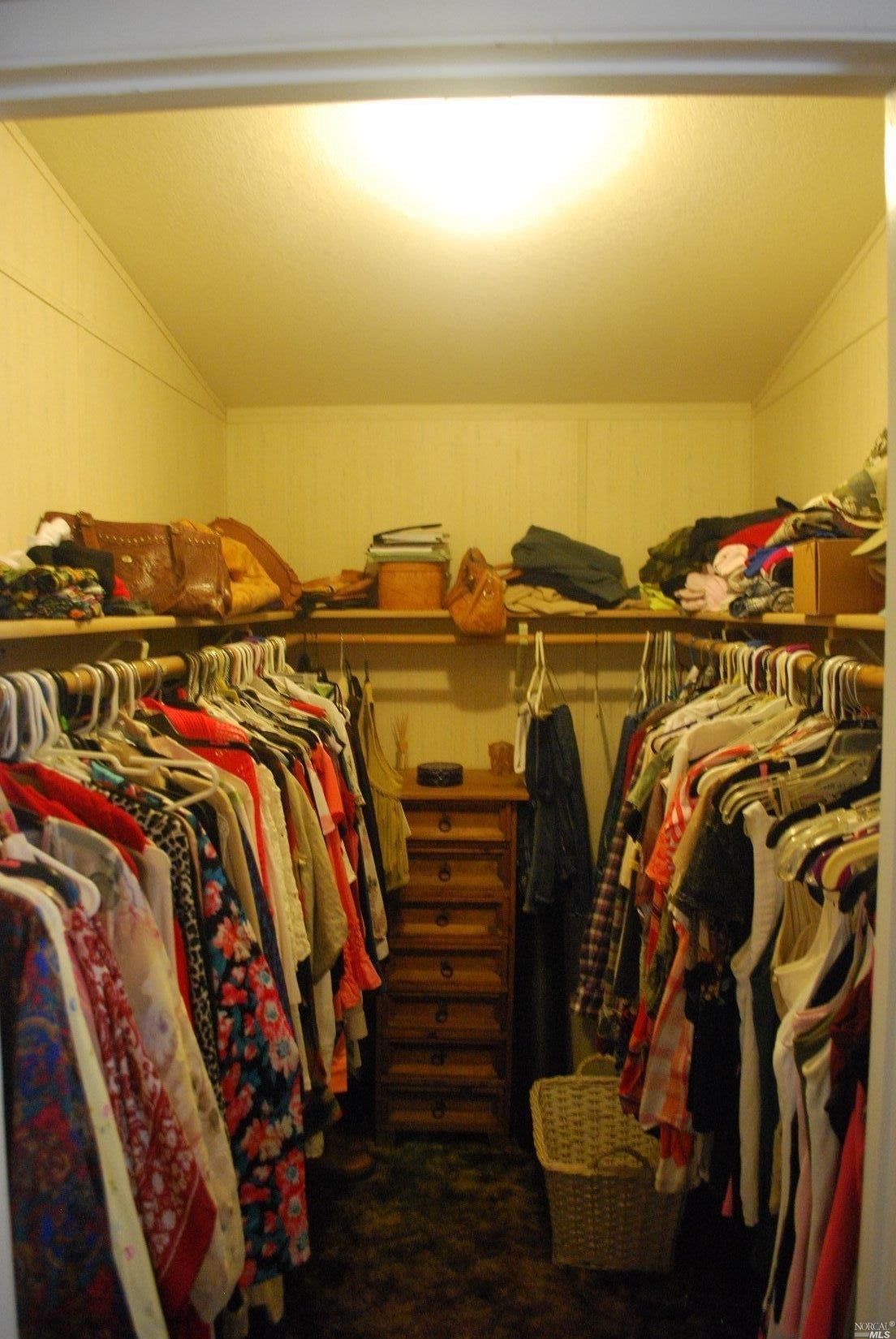 222 Daisy Drive Ln