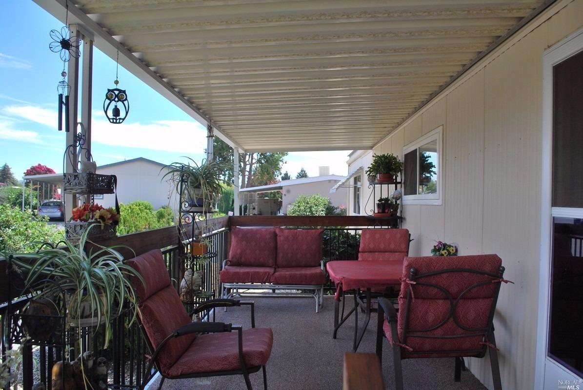 76 Hacienda Dr