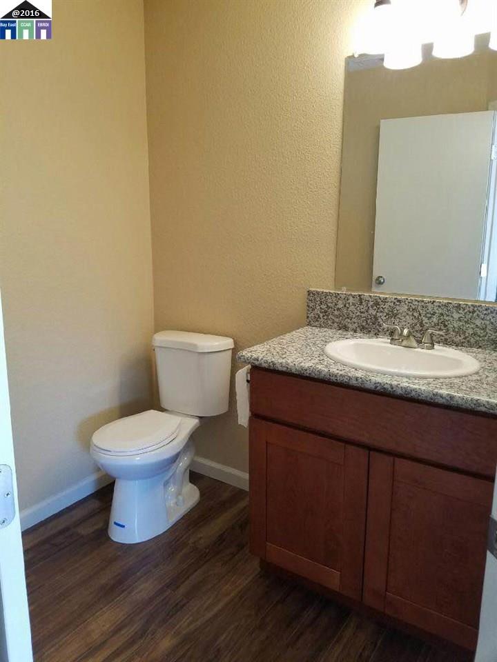 621 Country Ln