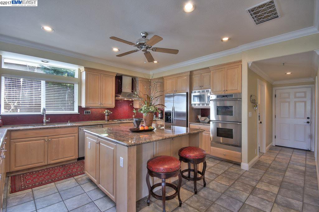 8335 Regency Dr