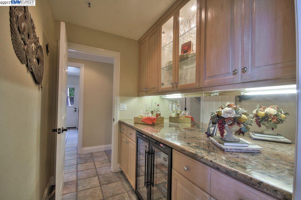 8335 Regency Dr