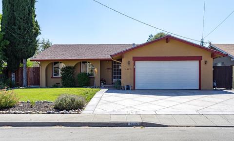 7464 Oxford Cir