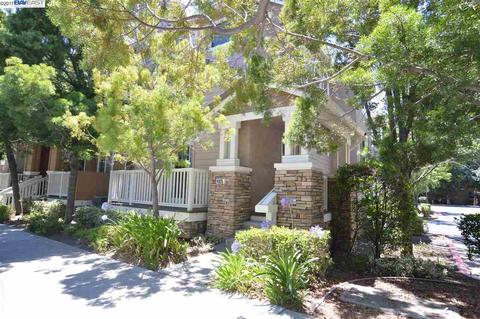 7464 Oxford Cir