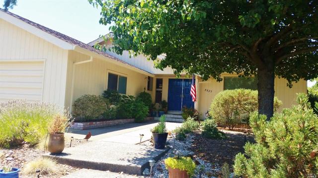 8825 Oakmont Dr