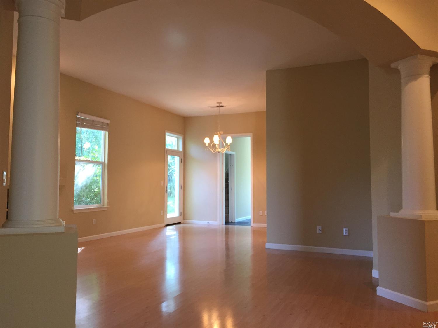 For Sale: 806 Chiles Ave Saint Helena, CA 94574
