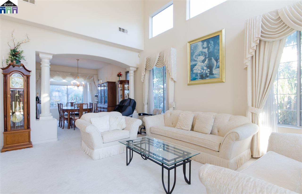 15128 Shining Star Ln