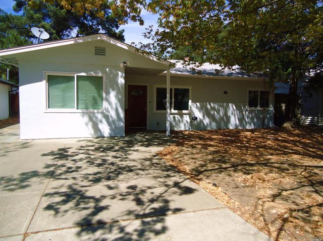 909 Shadywood Cir