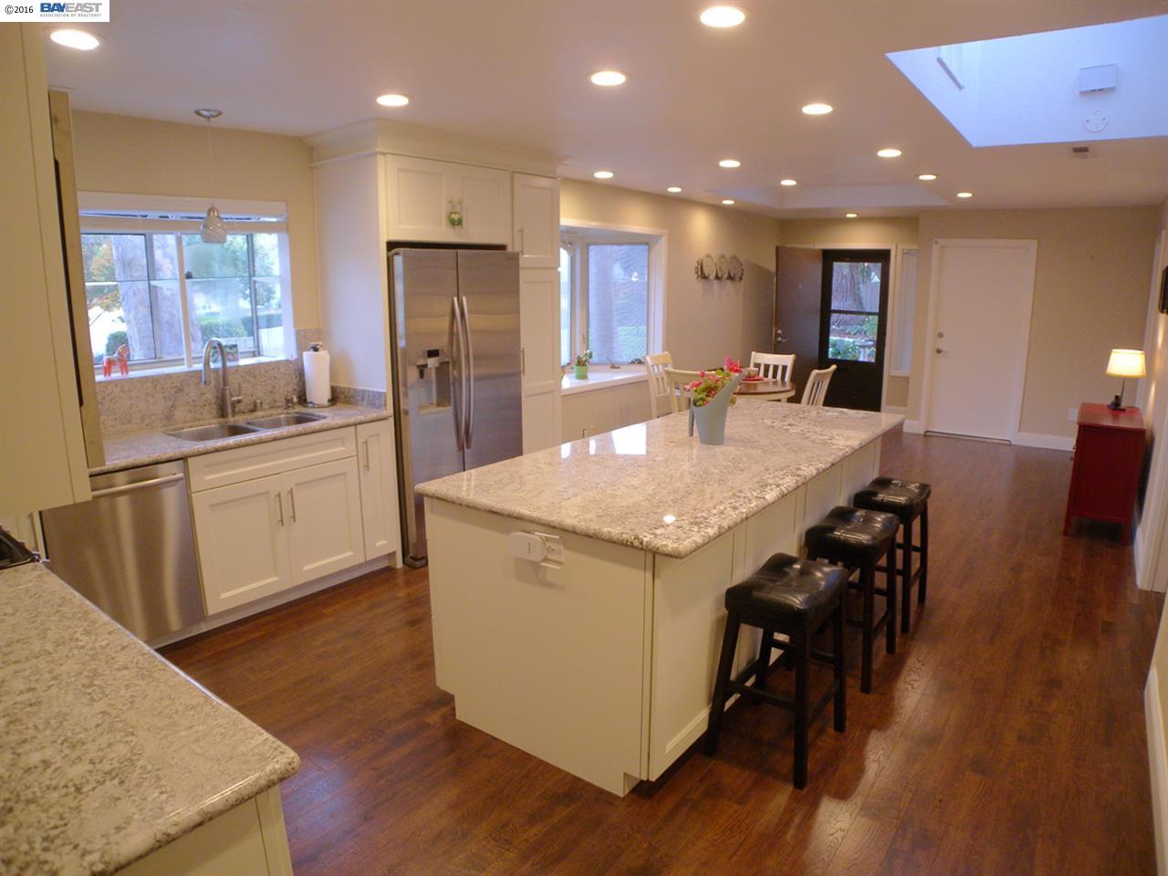 5135 Oakdale Ct