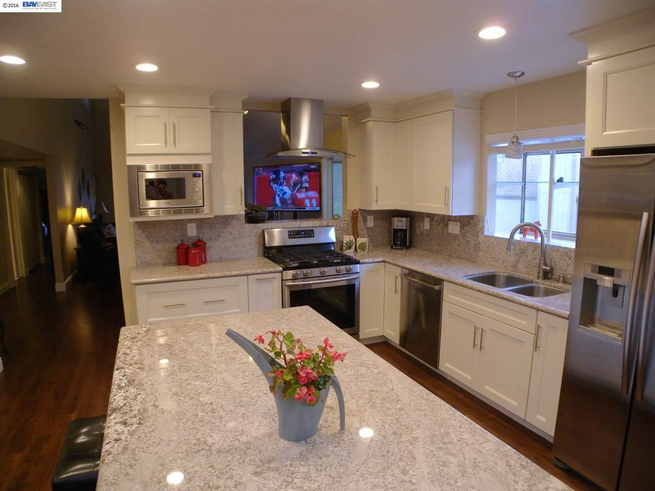 5135 Oakdale Ct