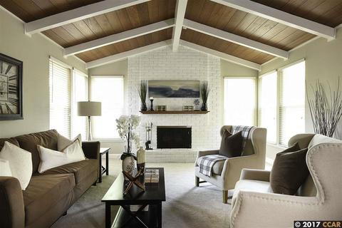 2644 San Carlos Dr
