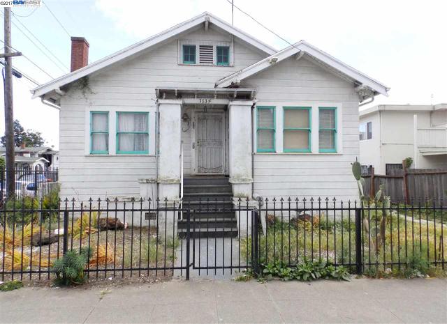1915 Roosevelt Ave