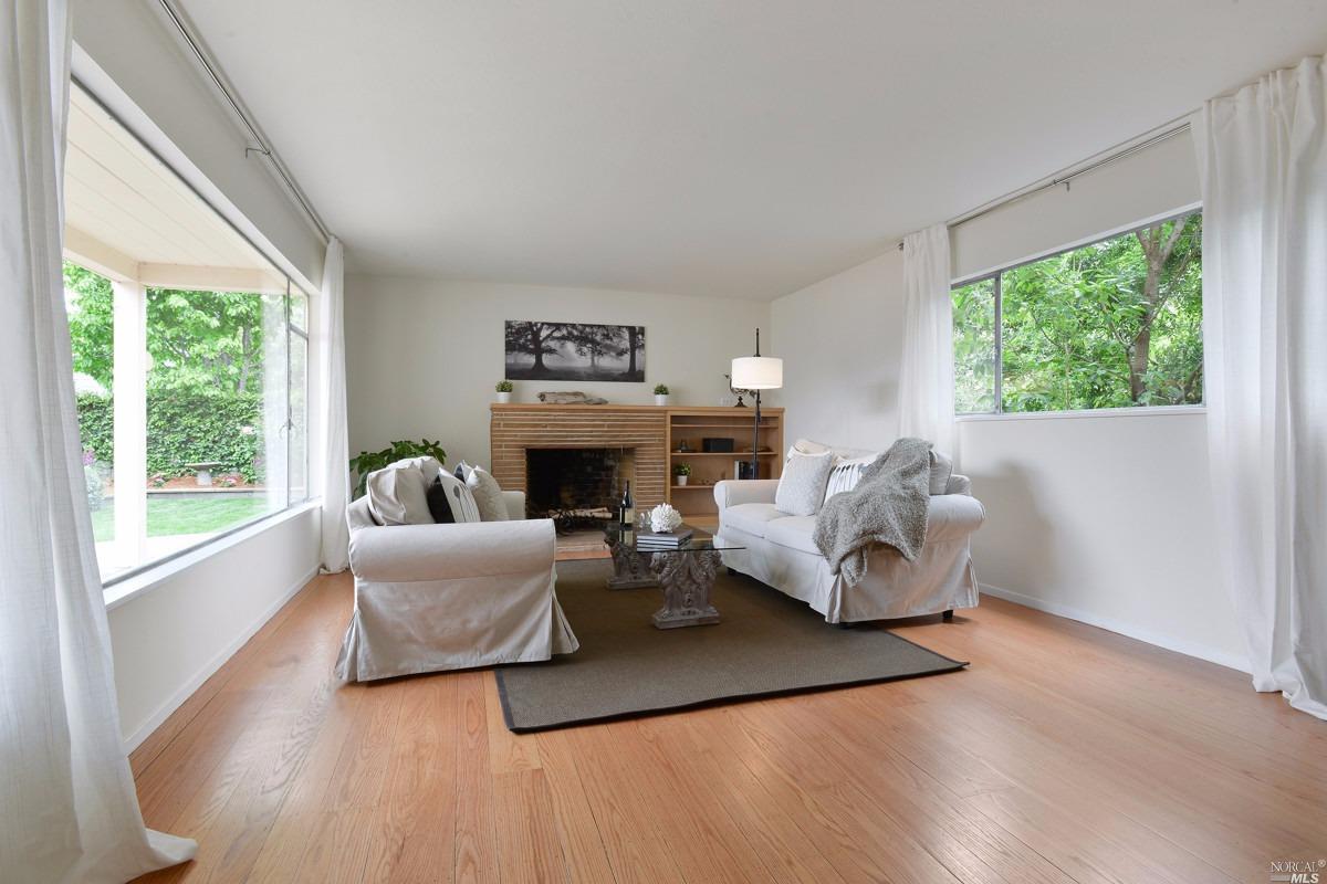 29 Edgewood Way
