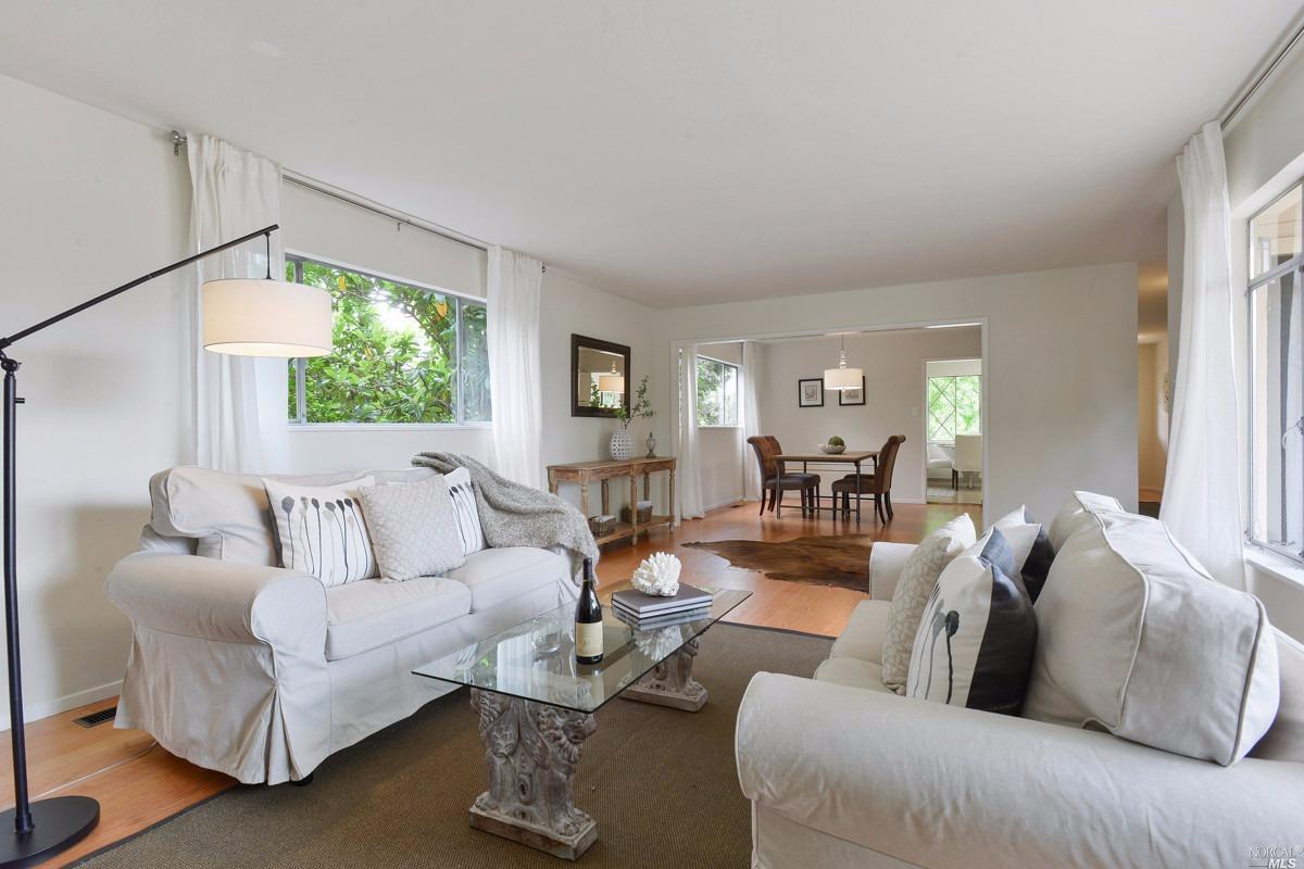 29 Edgewood Way