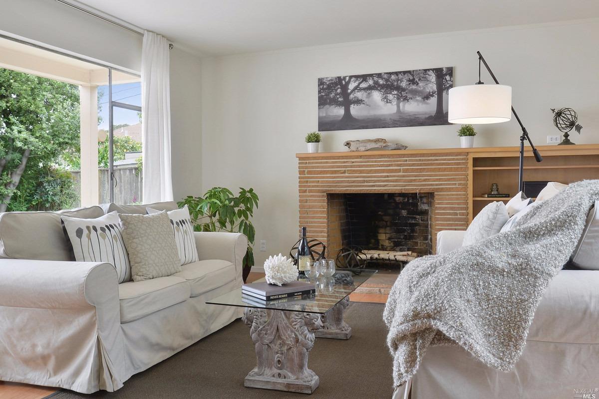 29 Edgewood Way