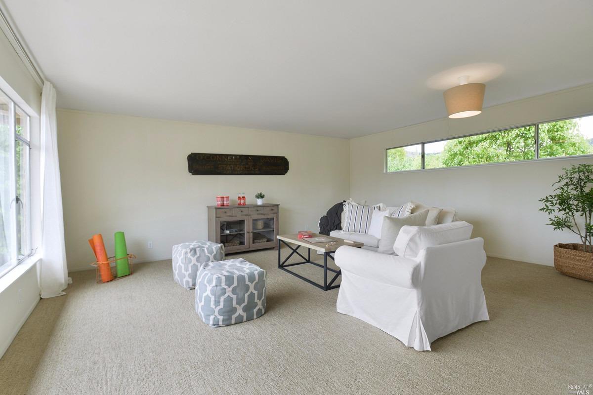 29 Edgewood Way
