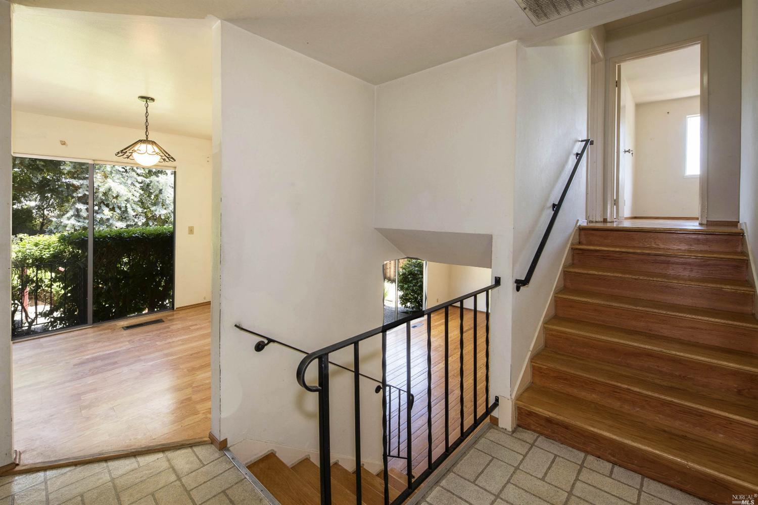 For Sale: 22 Laurelwood Ct San Rafael, CA 94901