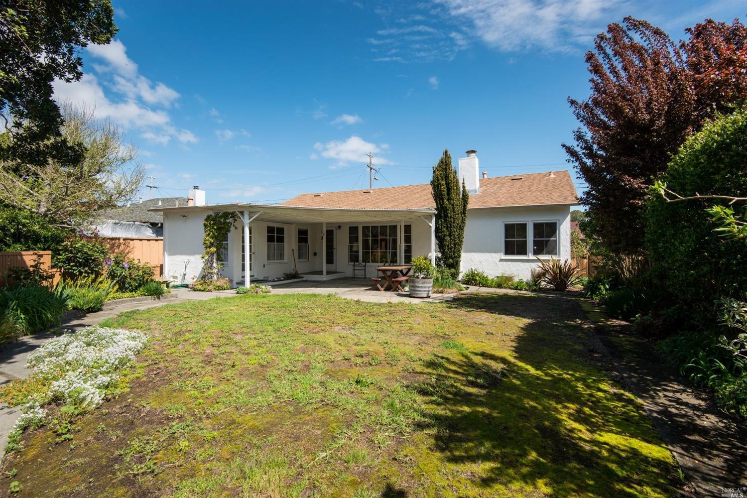 69 Ashford Ave