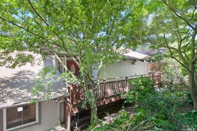 16 Parkwood Ave