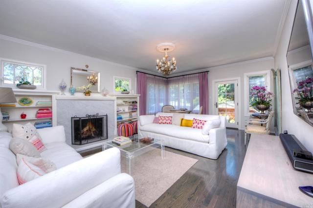 16 Parkwood Ave