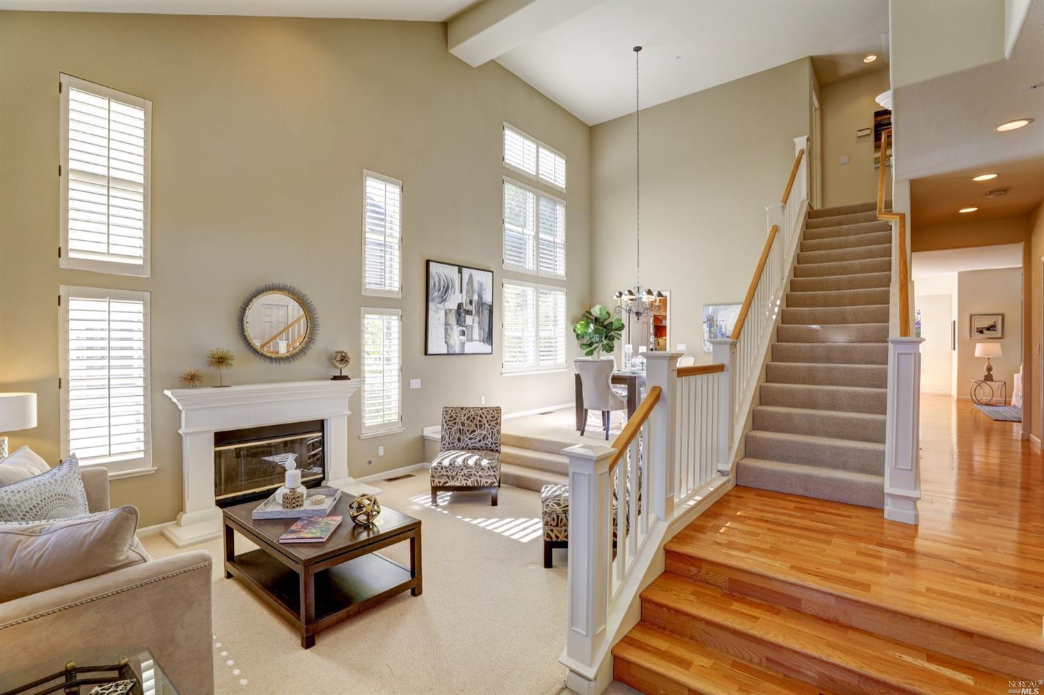 23 Meadow Ridge Dr