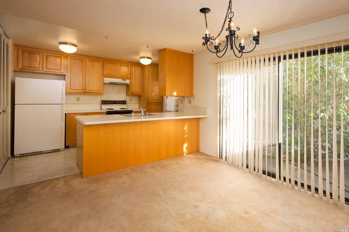 416 Village Cir