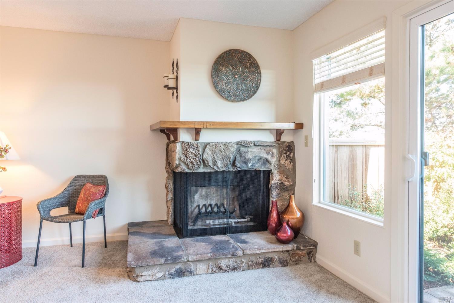 9 Oak Crest Ct