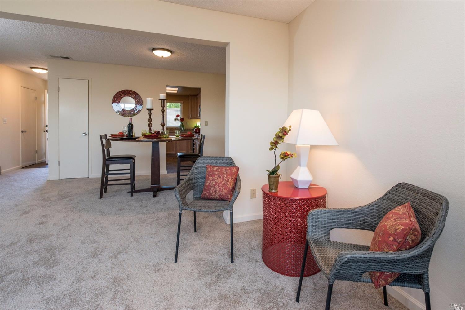 9 Oak Crest Ct