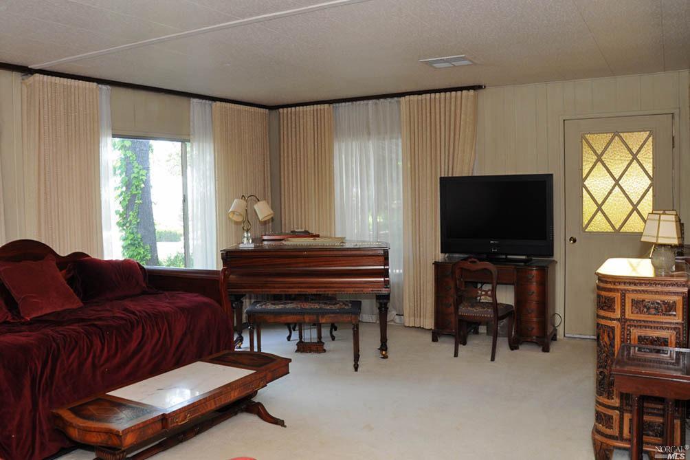 107 Panorama Dr