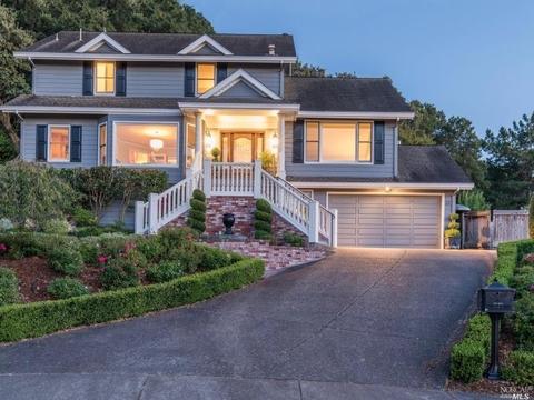 1833 Sleepy Hollow Ln