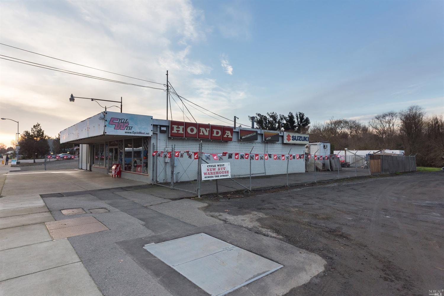 1365 Industrial Ave