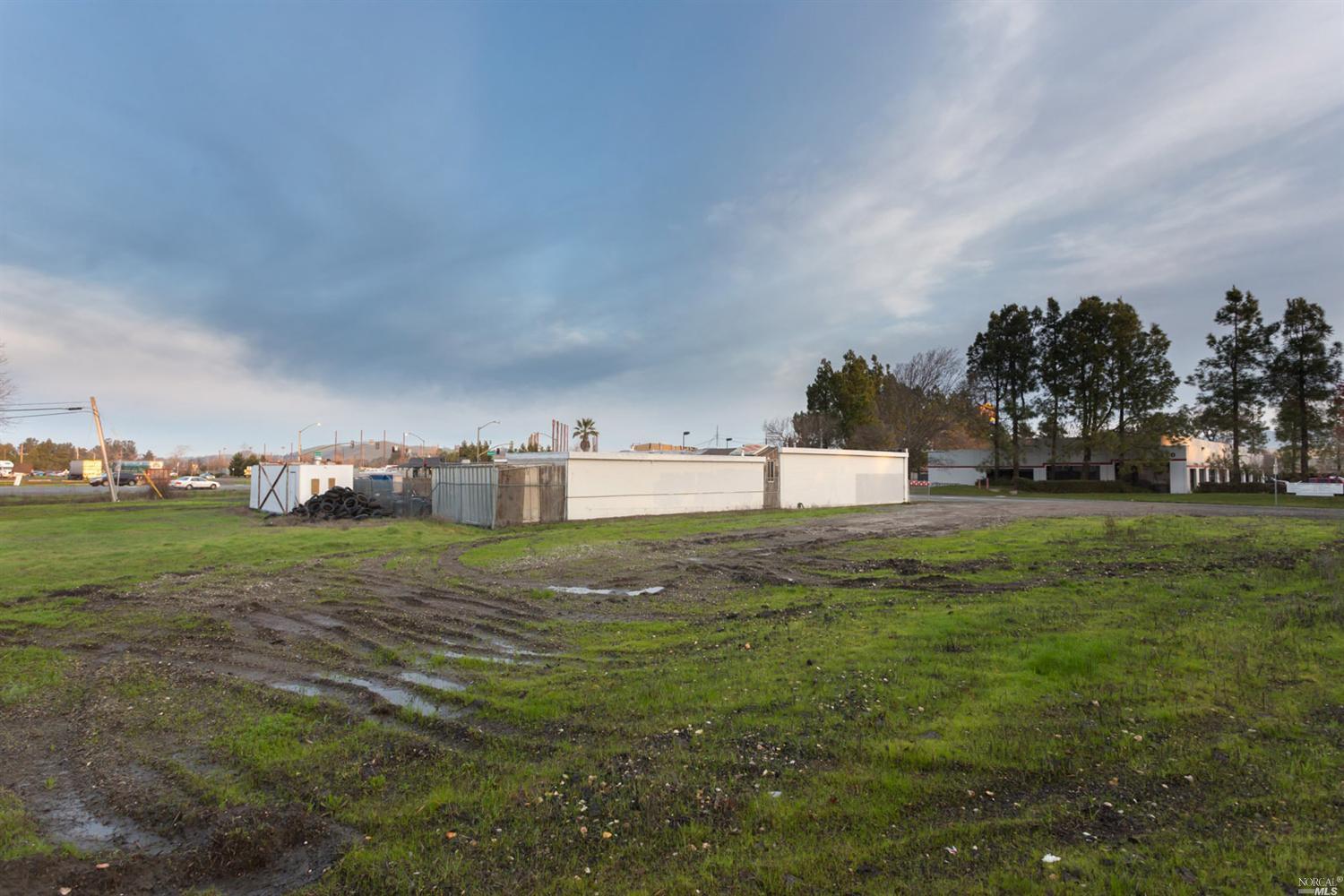 1365 Industrial Ave