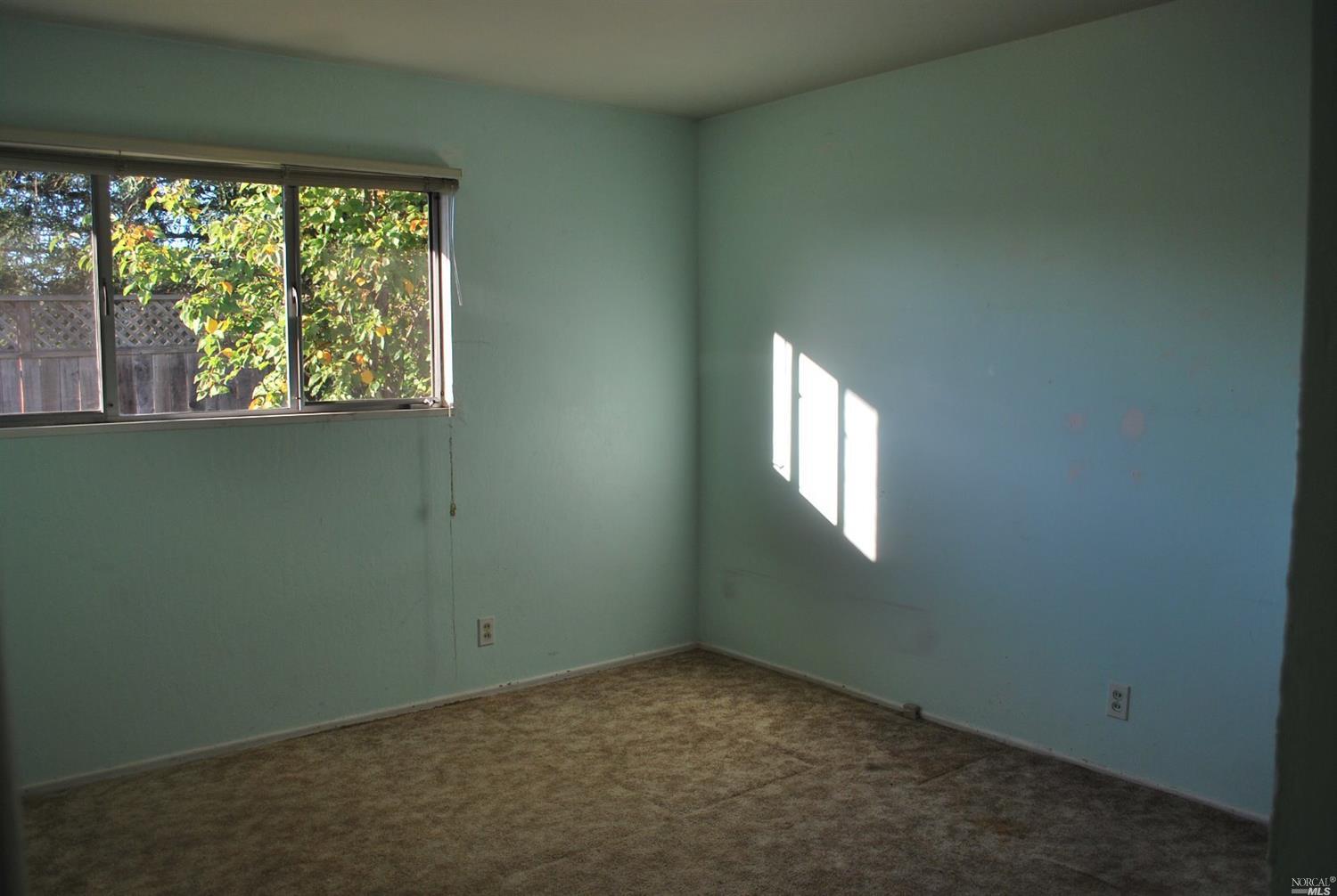 1437 Sierra Dr