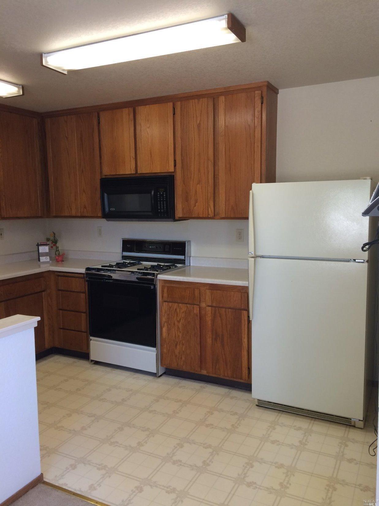 For Sale: 402 Park Place Dr Petaluma, CA 94954