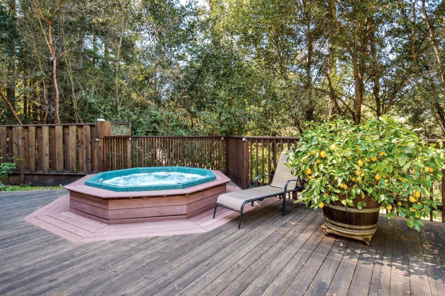 995 Old Farm Ln