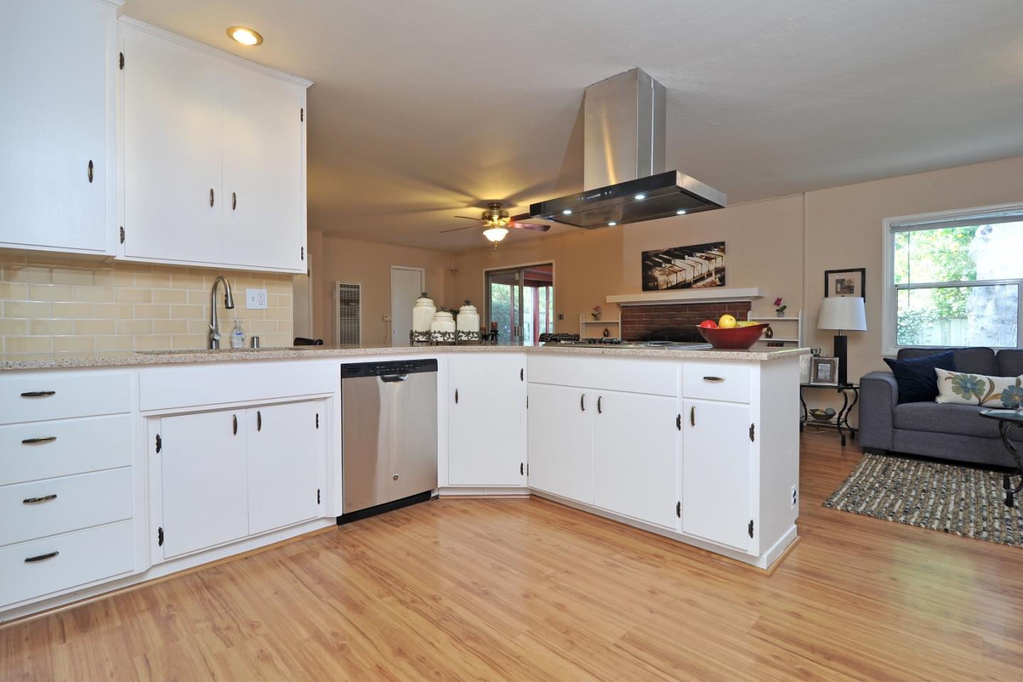 Public Record: 1136 Fewtrell Dr Campbell, CA 95008